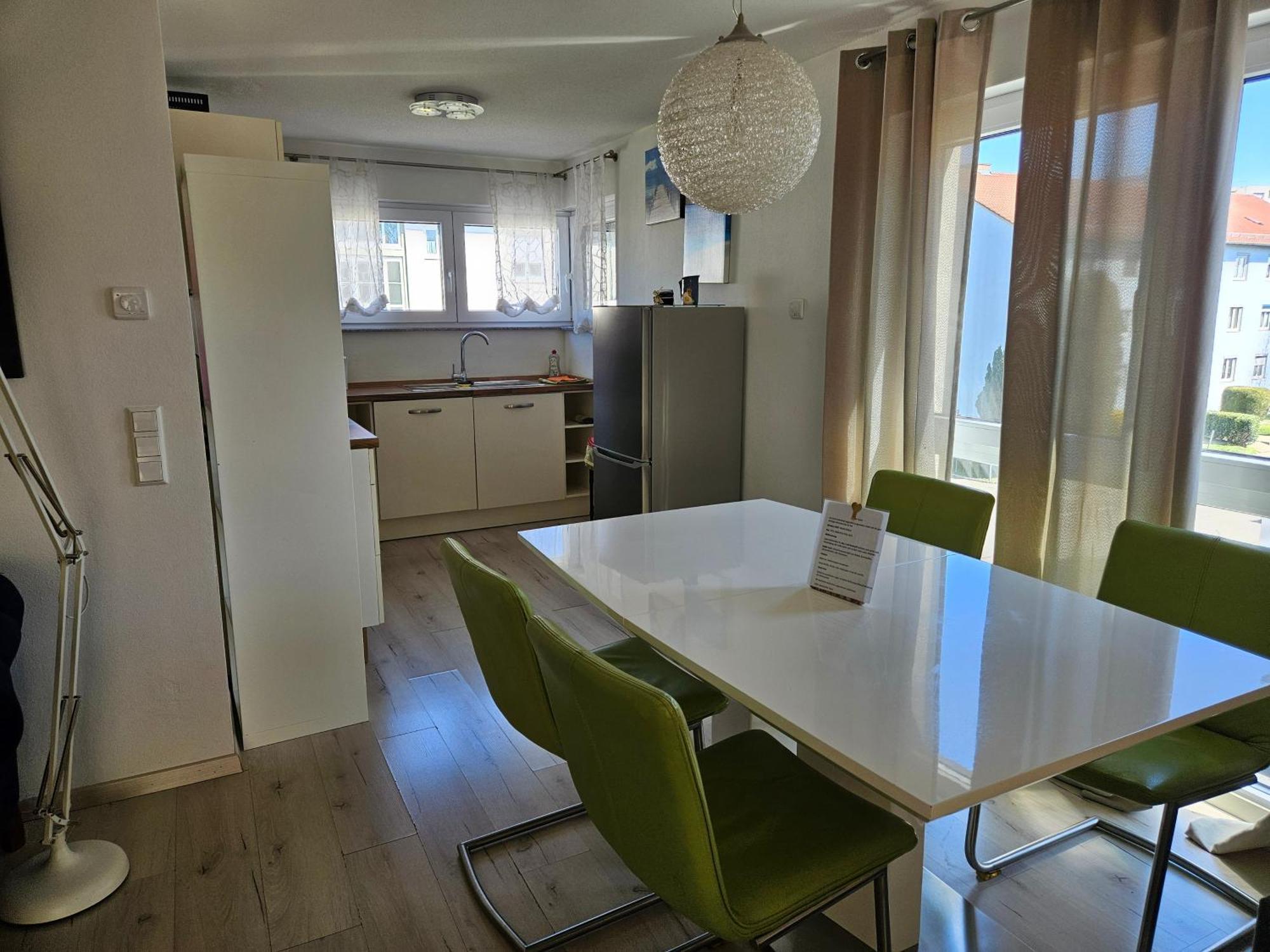 Jollen Apartment *